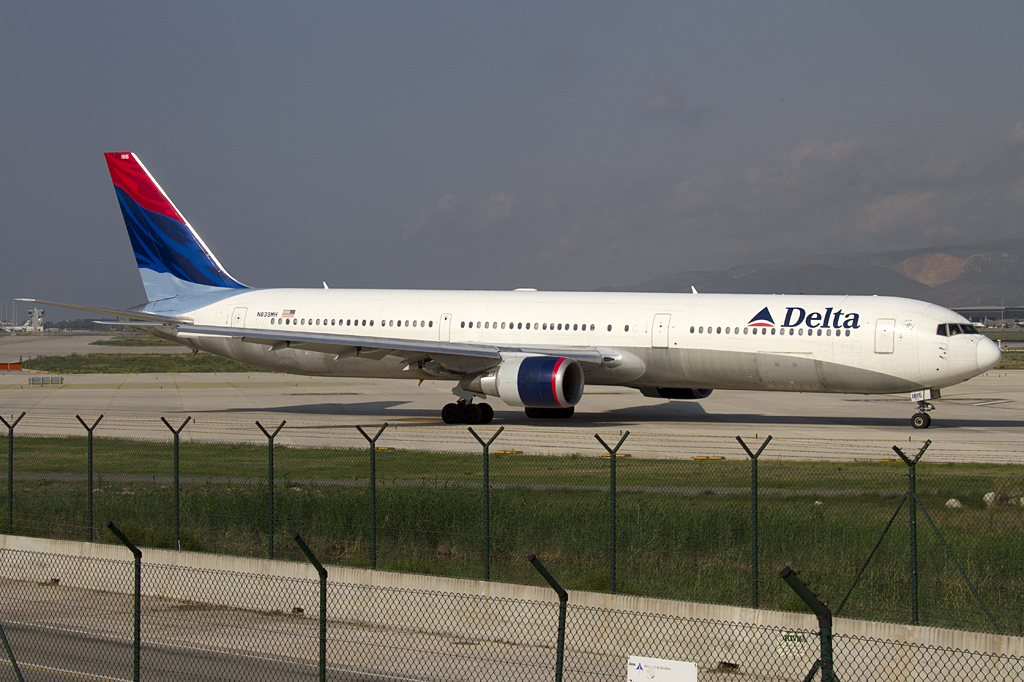 Delta Airlines, N839MH, Boeing, B767-432ER, 06.09.2010, BCN, Barcelona, Spain 




