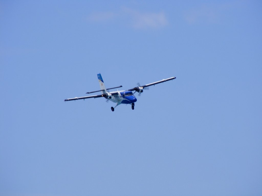 DHC-6 Twin Otter PJ-WIJ von Winair im Anflug auf den St.Maarten Airport (SXM) am 5.3.2013
