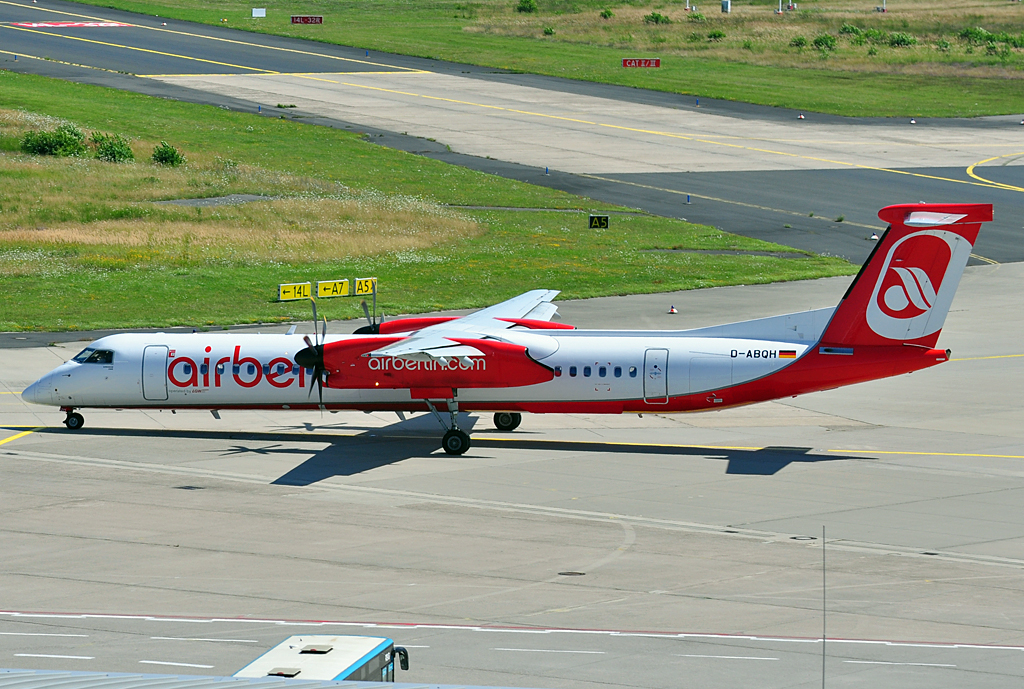 DHC 8-402Q Dash 8 D-ABQH der AirBerlin am Flughafen Kln-Bonn - 12.08.2012