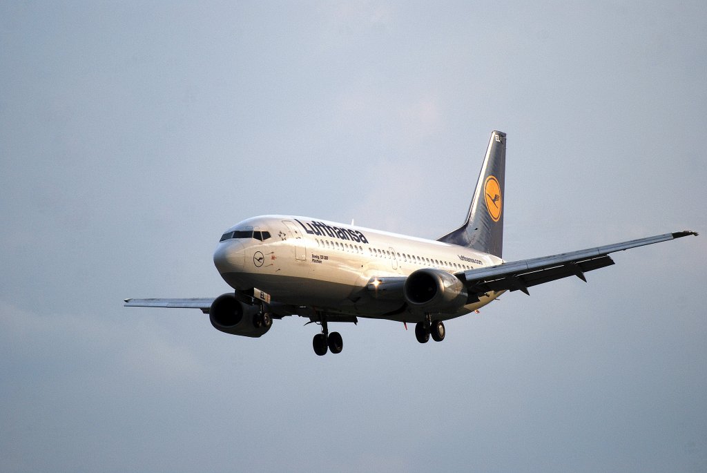 Die Lufthansa Boeing 737-300 Pforzheim im Landeanflug auf Hamburg Fuhlsbttel am 14.08.10