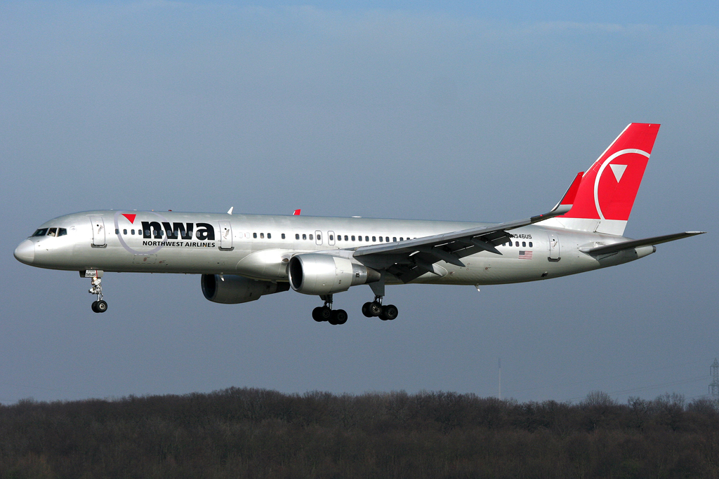 Die NWA B757-200 N546US im Anflug auf die 23L in DUS / EDDL / Dsseldorf am 08.03.2008