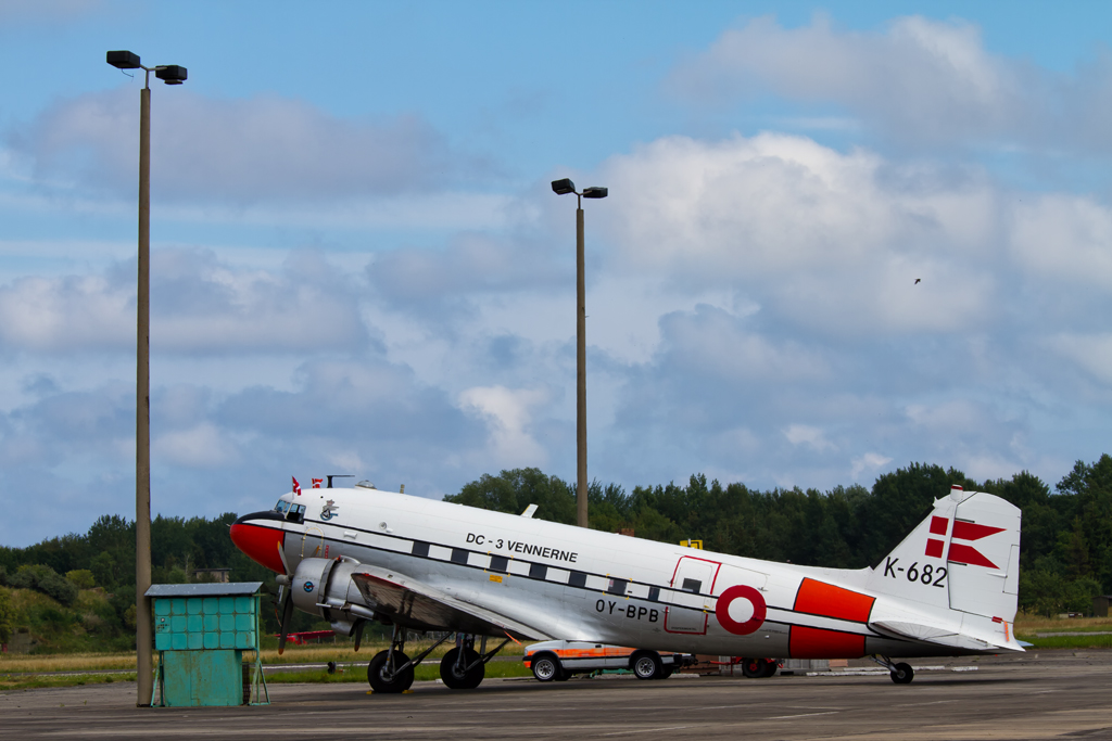 Douglas DC-3 Vennerene steht auf dem Flugplatz Peenemnde. - 15.08.2012