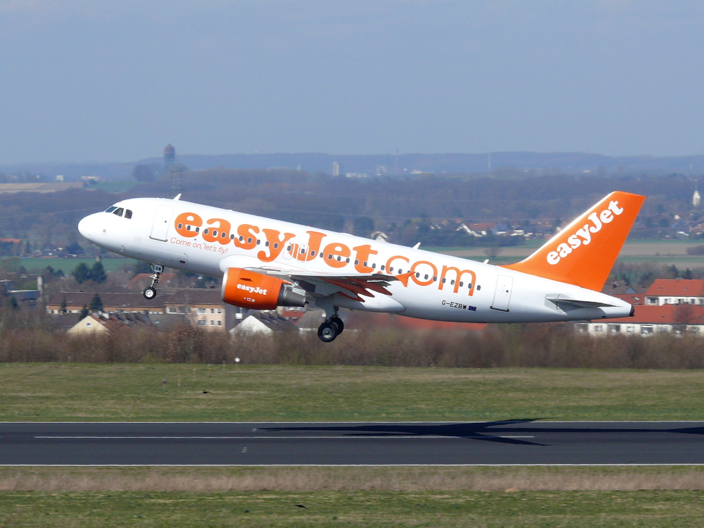 easyJet; G-EZBW; Airbus A319-111. Flughafen Dortmund. 28.03.2011.