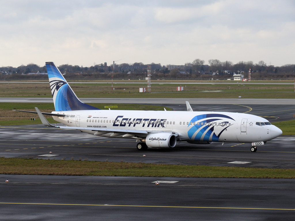 EgyptAir; SU-GDD; Boeing 737-866. Flughafen Dsseldorf. 09.01.2011.