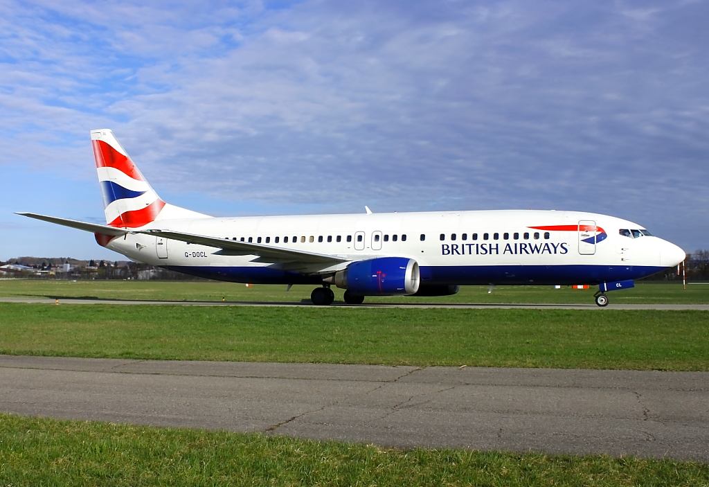 Eine Boeing 737-400 von British Airways in Friedrichshafen, aufgenommen am 14.04.2013