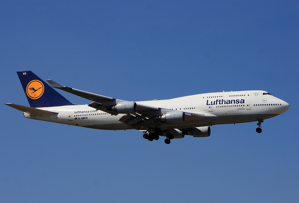 Eine Boeing 747 der Lufthansa im Anflug auf Frankfurt Main, 15.08.2012