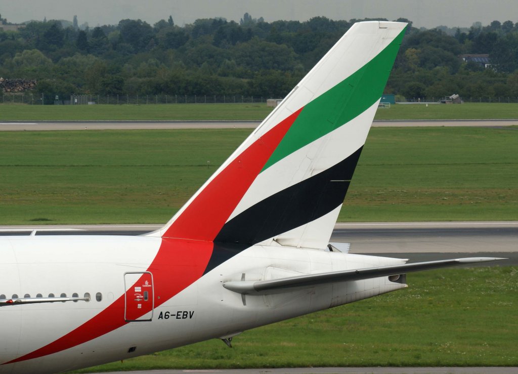 Emirates , A6-EBV, Boeing 777-300 ER (Seitenleitwerk/Tail), 28.07.2011, DUS-EDDL, Dsseldorf, Germany 

