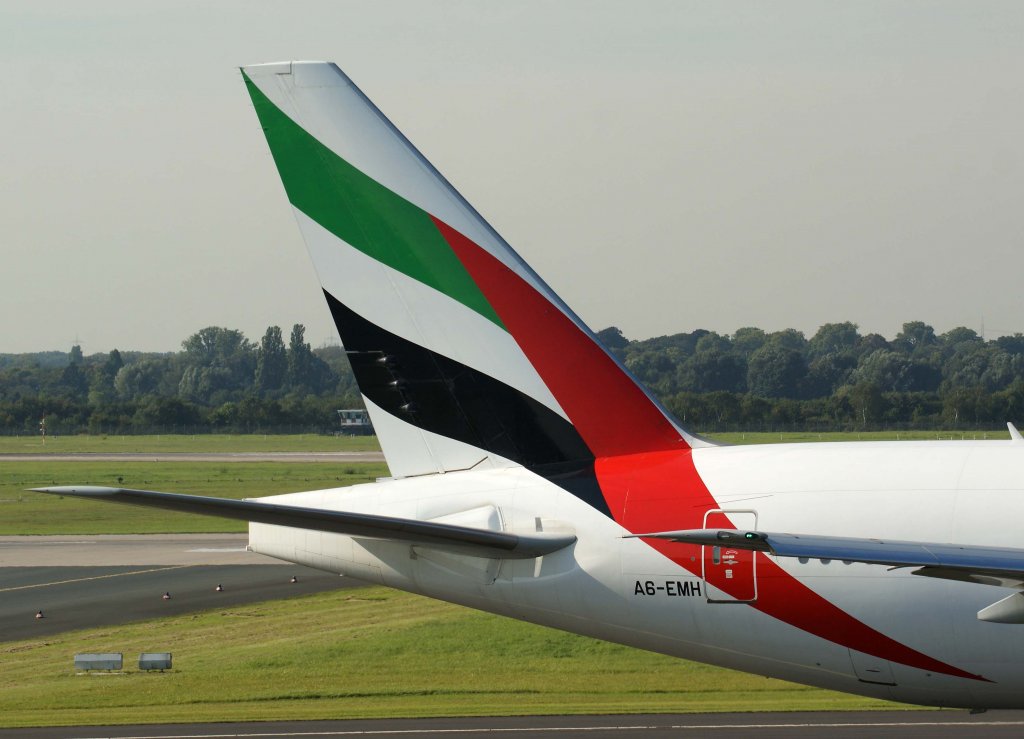 Emirates, A6-EMH, Boeing 777-200 ER, 2010.09.22, DUS-EDDL, Dsseldorf, Germany 

