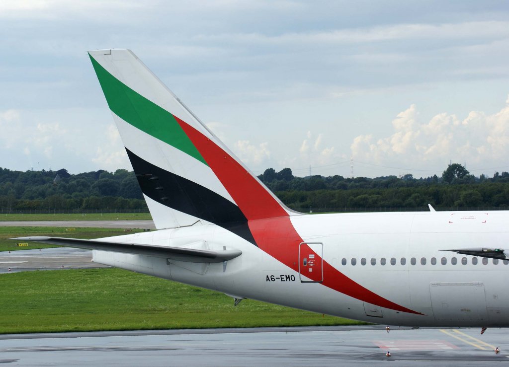 Emirates, A6-EMO, Boeing 777-300, 2010.08.28, DUS-EDDL, Dsseldorf, Germany

