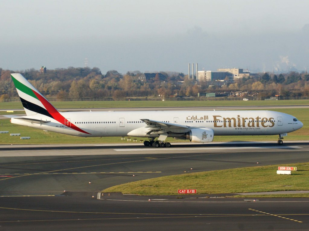 Emirates, A6-EMQ, Boeing 777-300, 13.11.2011, DUS-EDDL, Dsseldorf, Germany 
