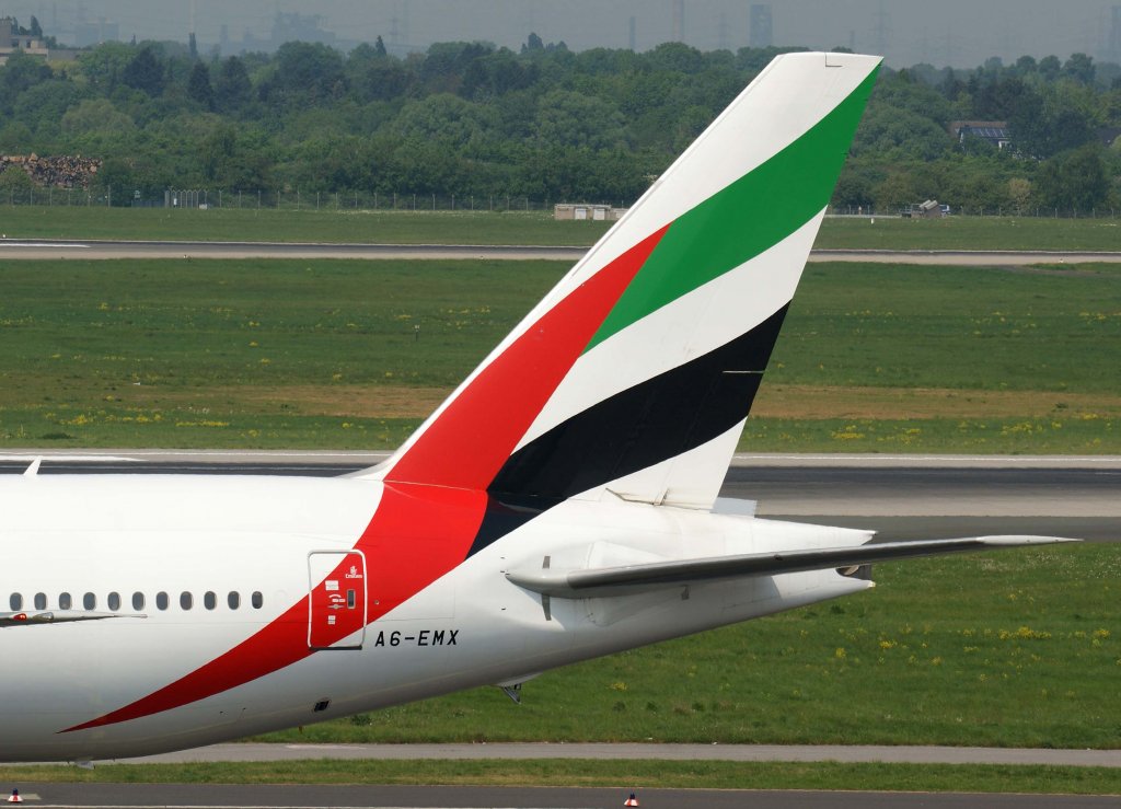 Emirates, A6-EMX, Boeing 777-300 (Seitenleitwerk/Tail), 29.04.2011, DUS-EDDL, Dsseldorf, Germany 

