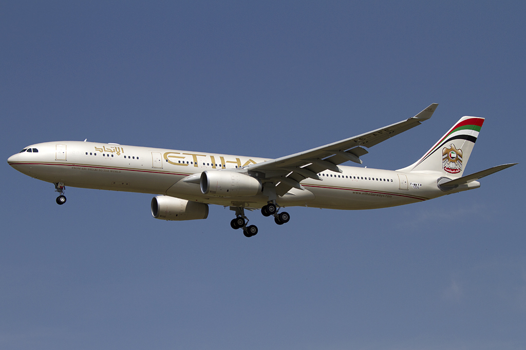 Etihad Airways, F-WWKM (later Reg.: A6-AFE), Airbus, A330-343X, 15.06.2011, TLS, Toulouse, France

