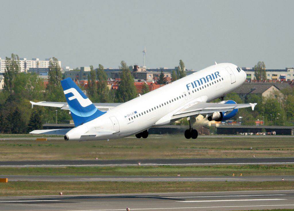 Finnair A 320-214 OH-LXC beim Start in Berlin-Tegel am 28.04.2012