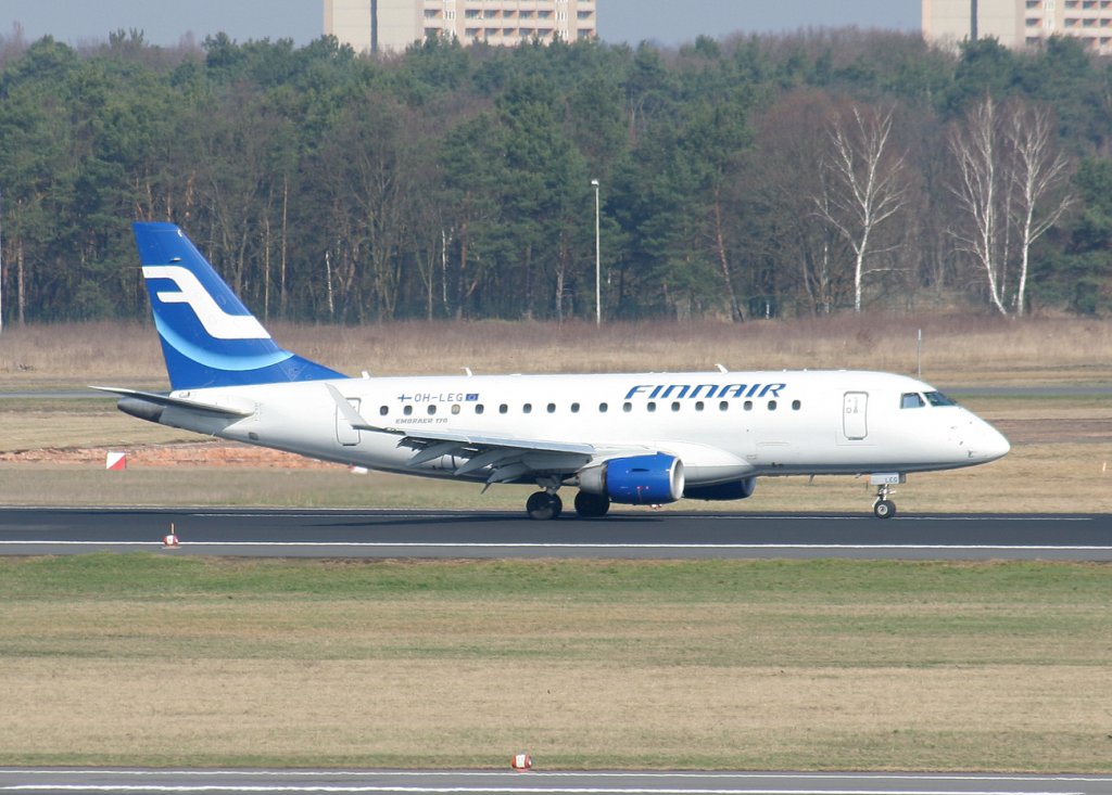 Finnair Embraer ERJ 170 OH-LEG nach der Landung in Berlin-Tegel am 03.04.2010