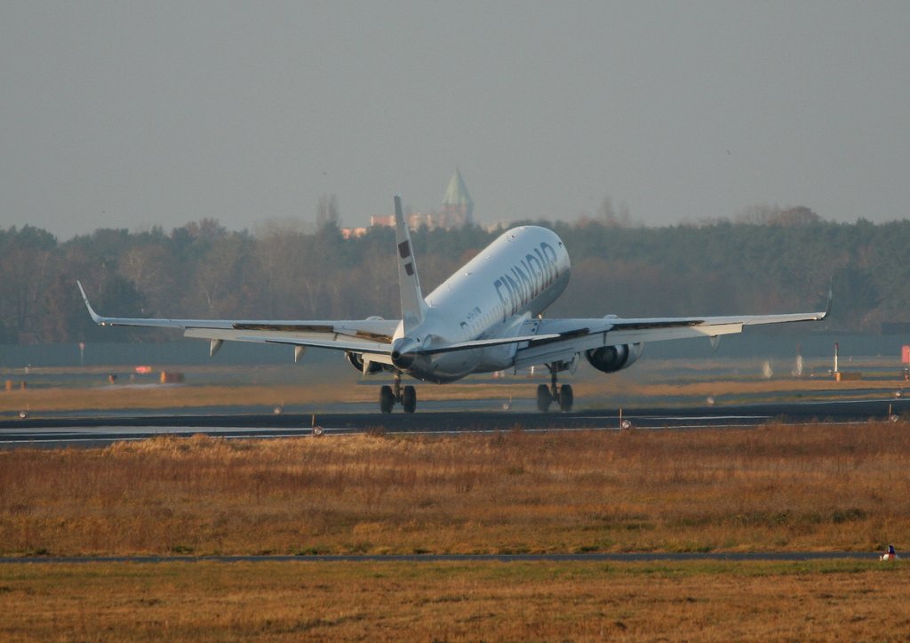 Finnair Embraer ERJ-190-100LR OH-LKP bei der Landung in Berlin-Tegel am 26.11.2011