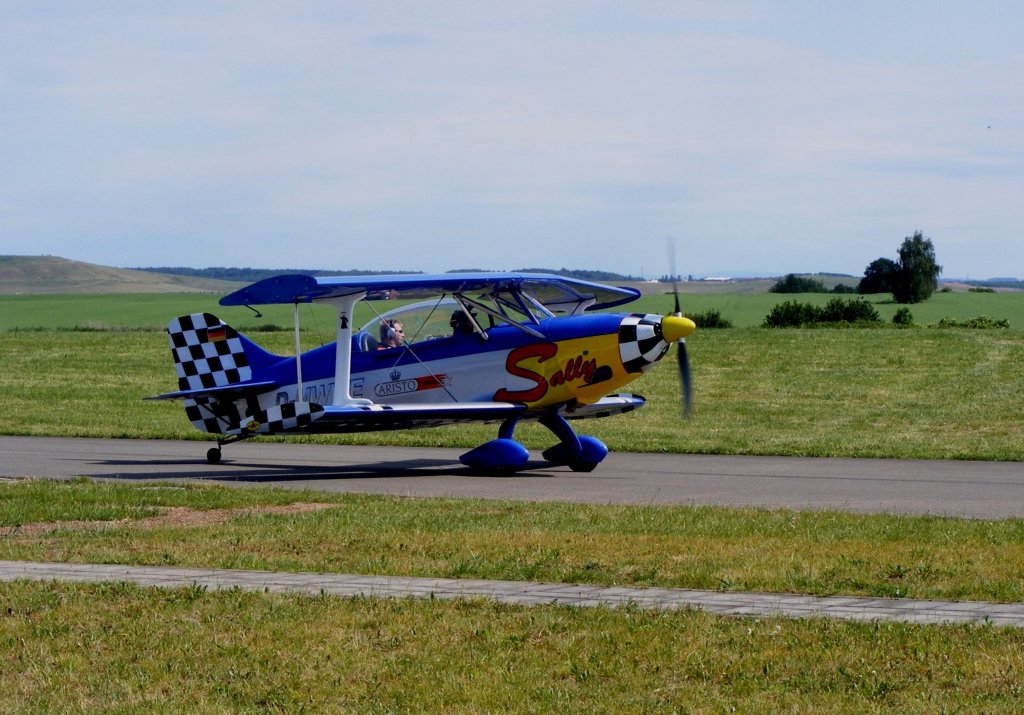 FK 12 D-MWWE an Himmelfahrt 2011 auf dem Flugplatz Gera