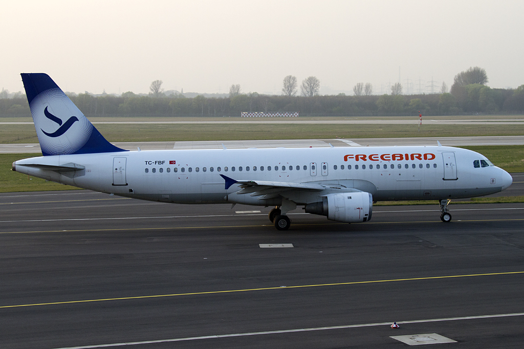 Freebird Airlines, TC-FBF, Airbus, A320-212, 29.03.2011, DUS, Dsseldorf, Germany 




