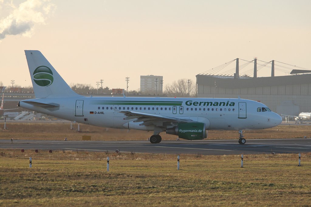 Germania A 319-112 D-AHIL kurz vor dem Start in Berlin-Tegel am 28.12.2012