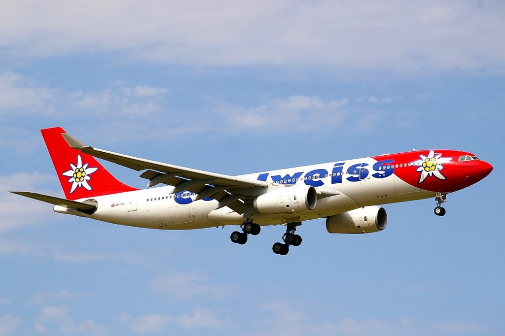 HB-IQZ
Edelweiss Air Airbus A330-243
am 27.07.09 im Endanflug auf Zrich Kloten