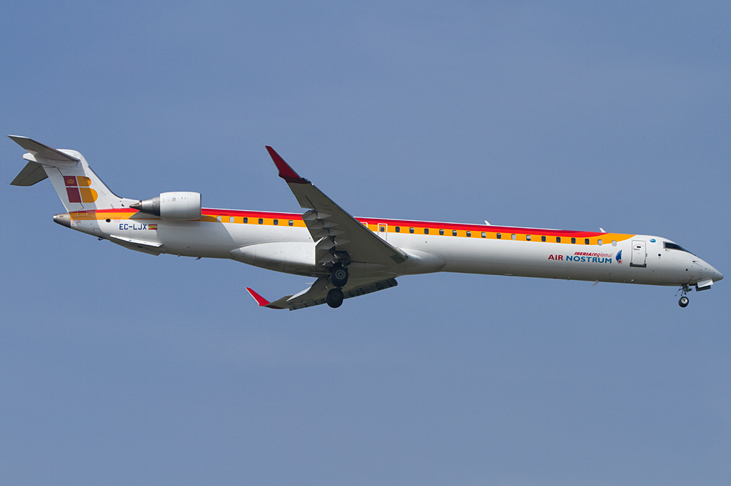 Iberia - Air Nostrum, EC-LJX, Bombardier, CRJ-1000, 31.03.2012, LYS, Lyon, France



