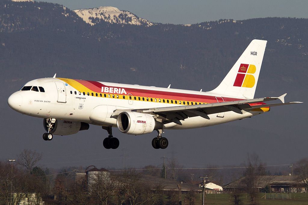 Iberia, EC-HGR, Airbus, A319-111, 29.12.2012, GVA, Geneve, Switzerland 


