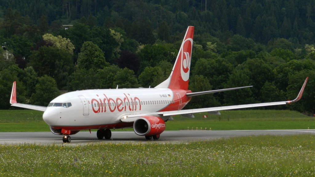 INN Innsbruck-Kranebitten, Austria,
15. Mai 2011,
Air Berlin  Boeing 737-76J,
D-ABLB, turn onto Rwy 08 to DUS (Dsseldorf)
