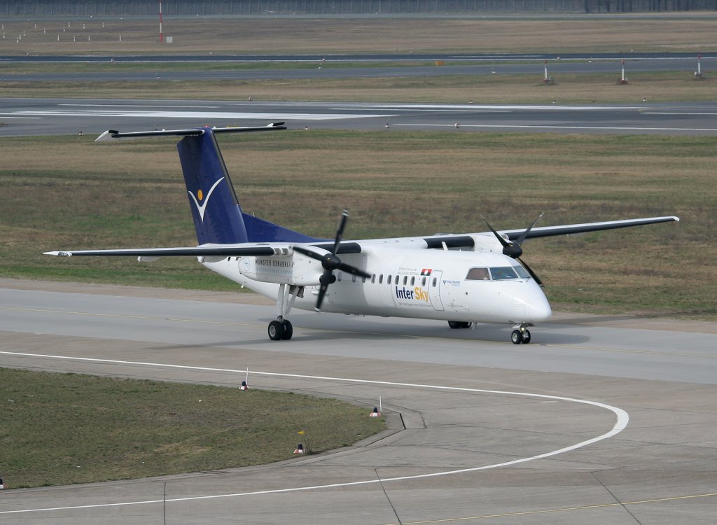 InterSky De Havilland Canada DHC-8-315Q OE-LIE bei der Ankunft in Berlin-Tegel am 03.04.2011
