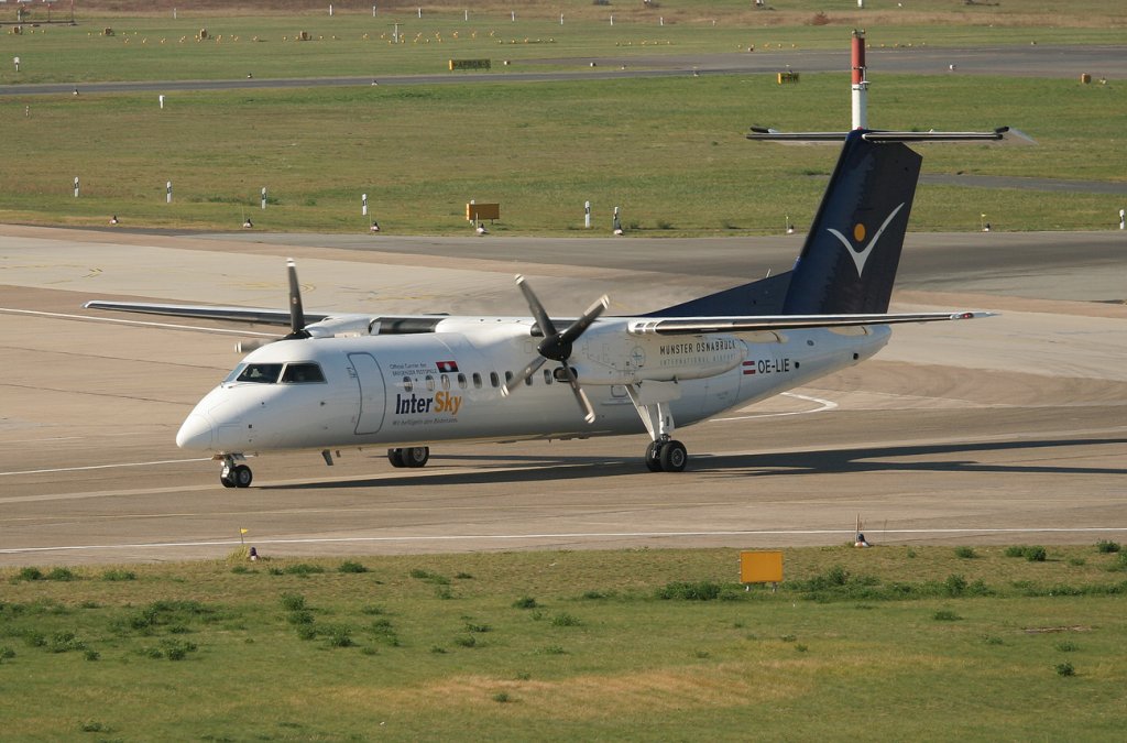 InterSky De Havilland Canada DHC-8-315Q OE-LIE bei der Ankunft in Berlin-Tegel am 15.10.2011