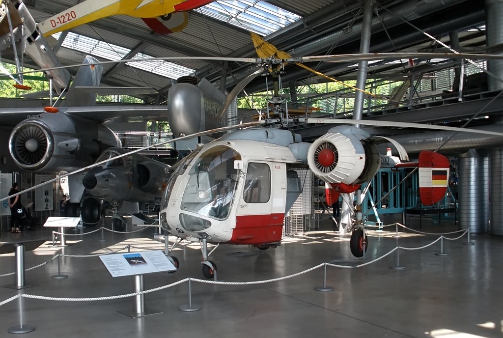 KA-26 auf dem Ausstellungsgelnde des Deutschen Museums in Oberschleiheim - 05.06.2011