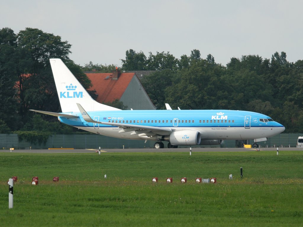 KLM B 737-7K2 PH-BGI kurz vor dem Start in Berlin-Tegel am 13.08.2011