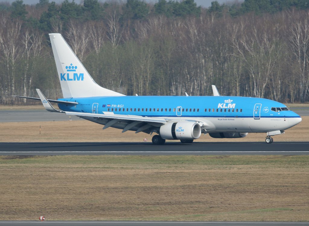 KLM B 737-7K2 PH-BGI nach der Landung in Berlin-Tegel am 03.04.2011