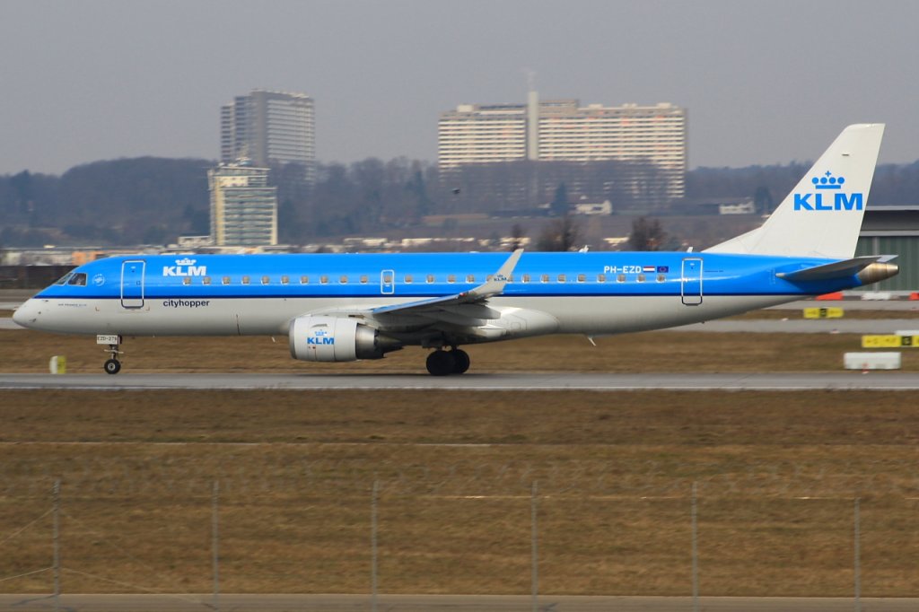 KLM cityhopper 
Embraer ERJ-190-100STD 
PH-EZD 
STR Stuttgart [Echterdingen], Germany
12.02.11 
