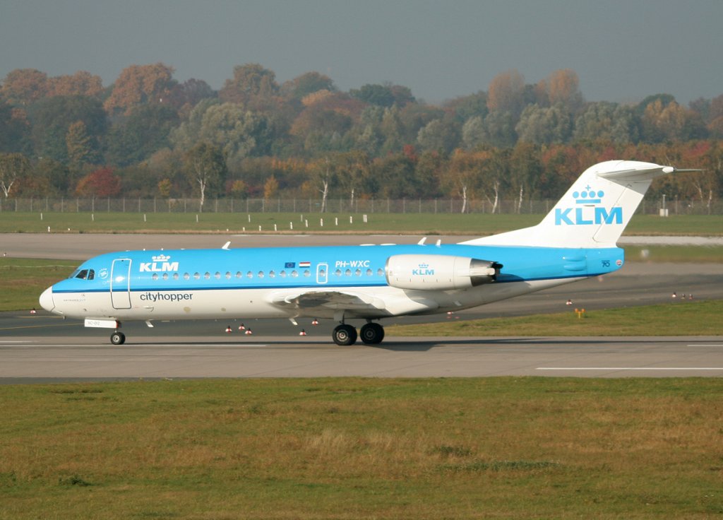 KLM-Cityhopper Fokker 70 PH-WXC beim Start in Dsseldorf am 31.10.2011