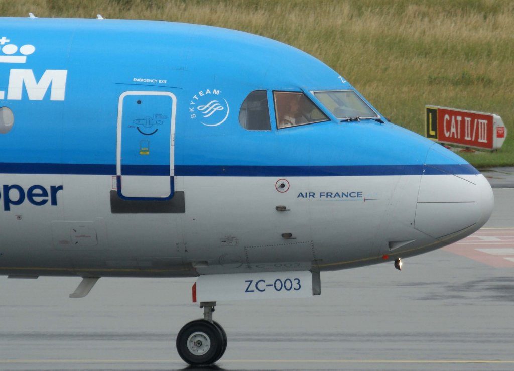 KLM-Cityhopper, PH-KZC, Fokker 70 (Bug/Nose), 20.06.2011, DUS-EDDL, Dsseldorf, Germany 

