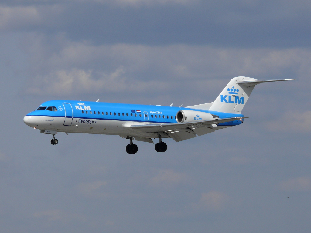 KLM cityhopper; PH-KZM; Fokker 70. Flughafen Dsseldorf. 