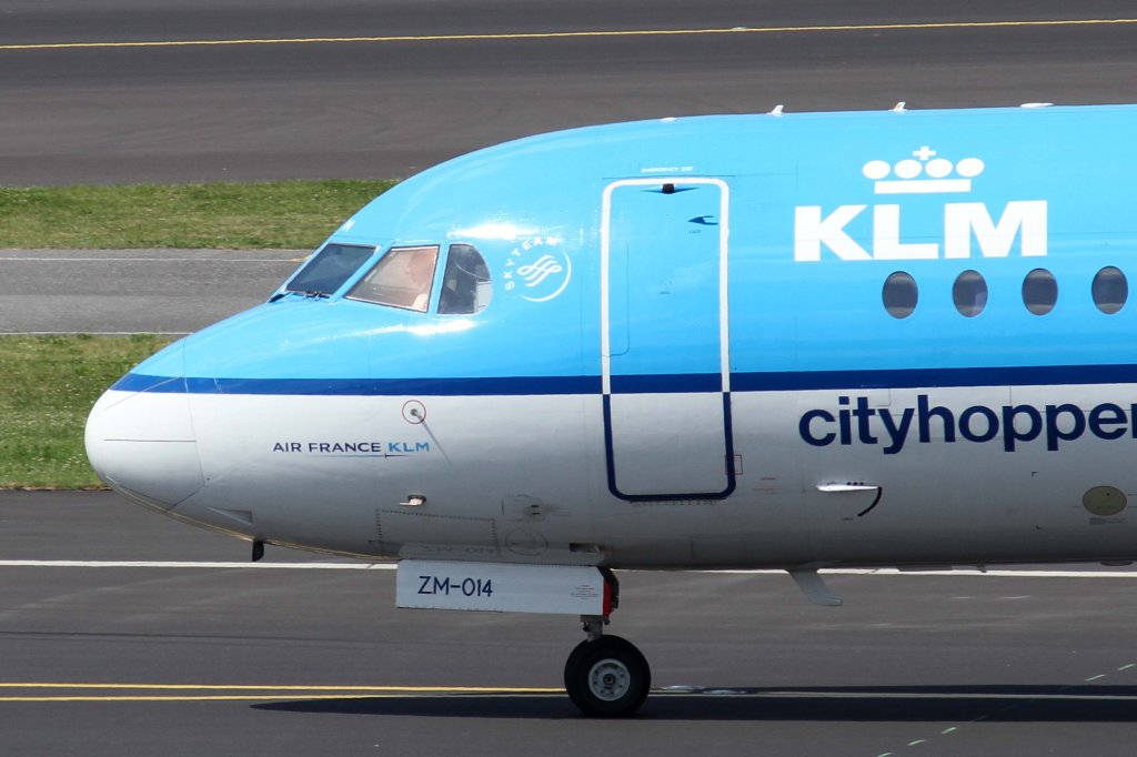 KLM-cityhopper, PH-KZM, Fokker, 70 (Bug/Nose), 11.08.2012, DUS-EDDL, Dsseldorf, Germany 

