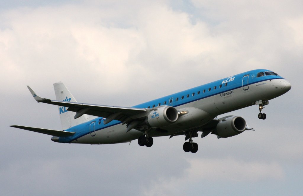 KLM Cityhopper,PH-EZT,(c/n19000519),Embraer ERJ-190-100,02.07.2013,HAM-EDDH,Hamburg,Germany