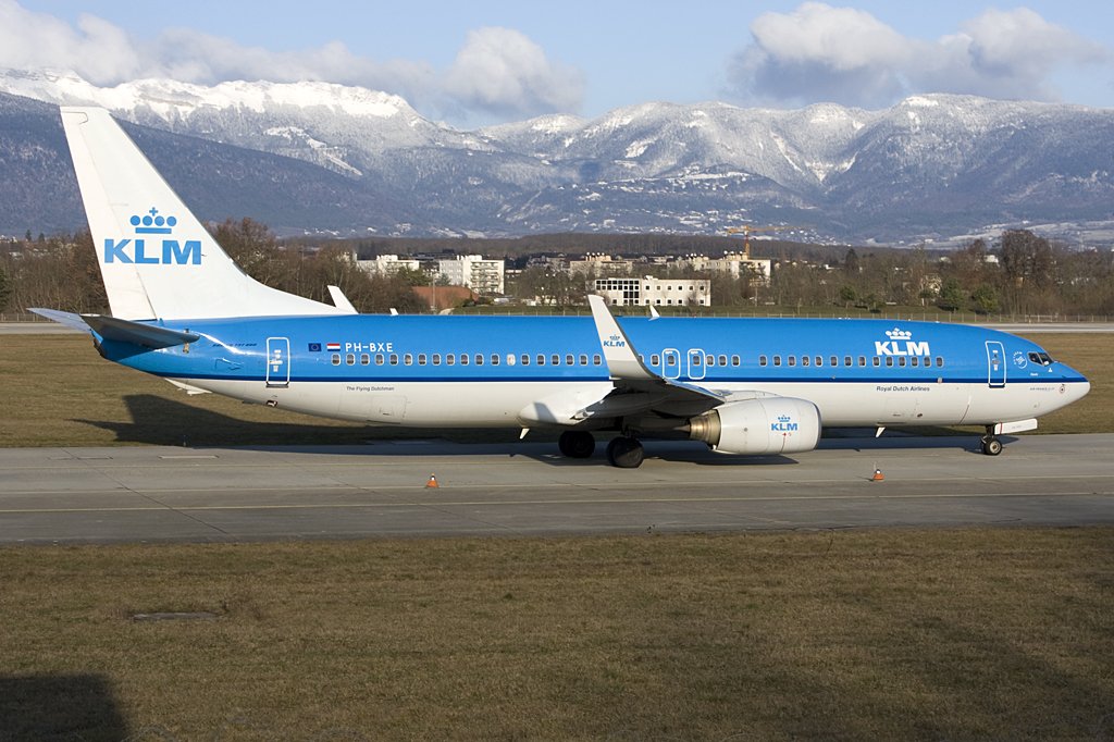 KLM, PH-BXE, Boeing, B737-8K2, 02.01.2010, GVA, Geneve, Switzerland 


