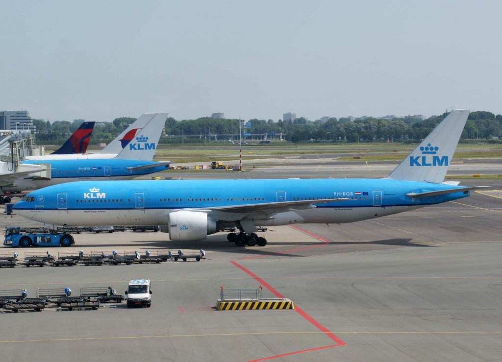 KLM Royal Dutch Airlines, PH-BQB  Borobudur , Boeing 777-200 ER, 2010.06.26, AMS-EHAM, Amsterdam (Schiphol), Niederlande
