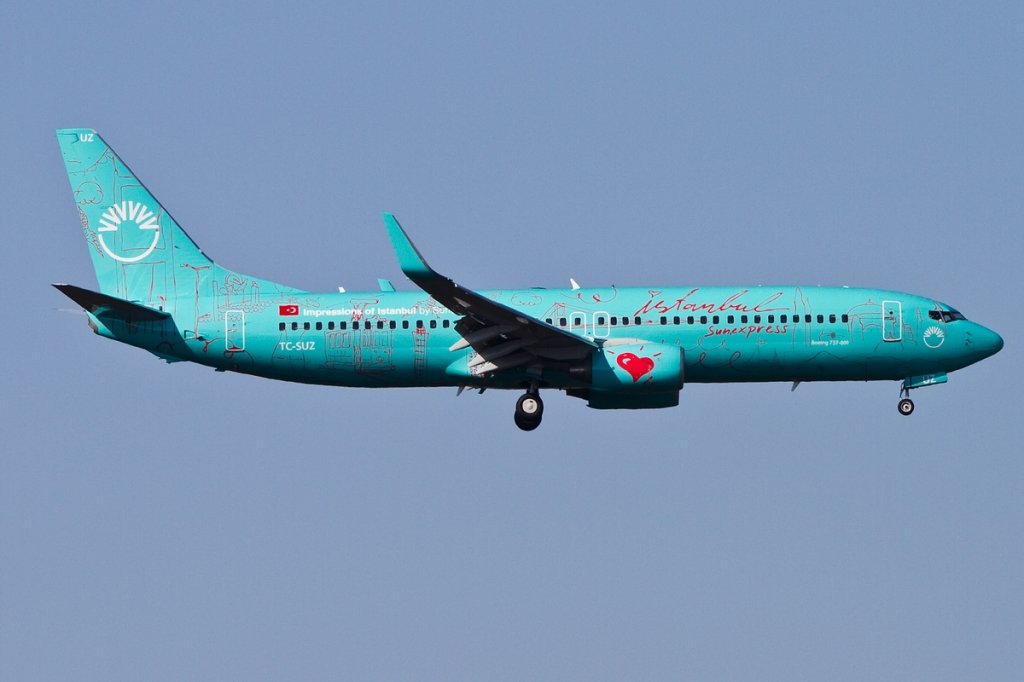 Landung B737/Sun Express_Sonderlackierung/Frankfurt/Fra/07.03.2010.  