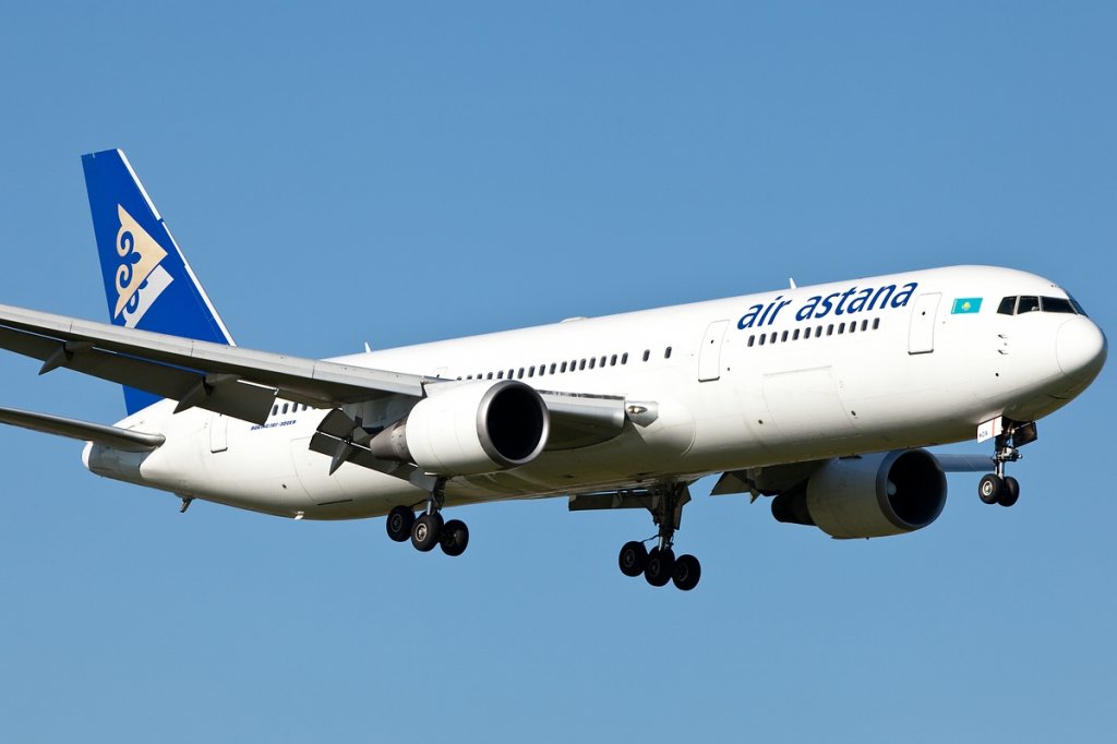 Landung B767/Air Astana/Schiphol/Amsterdam/AMS/4.06.2010  