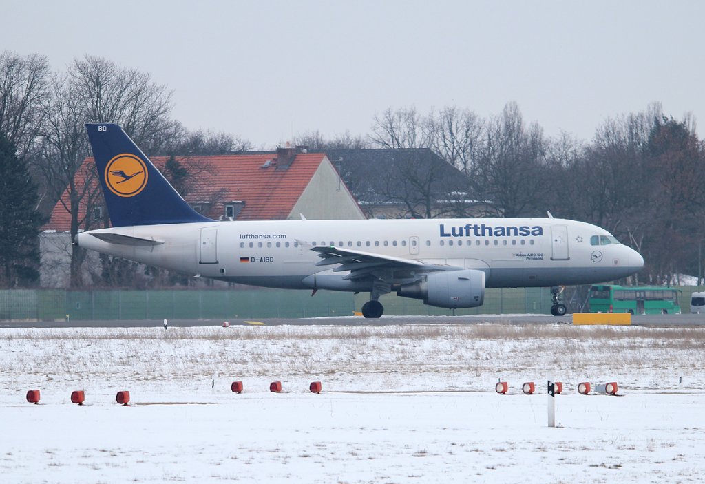 Lufthansa A 319-112 D-AIBD  Pirmasens  kurz vor dem Start in Berlin-Tegel am 01.04.2013