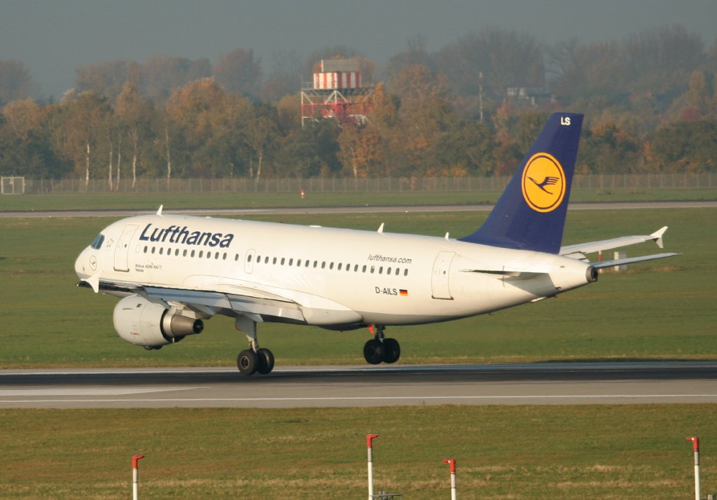 Lufthansa A 319-114 D-AILS  Heide  bei der Landung in Dsseldorf am 31.10.2011