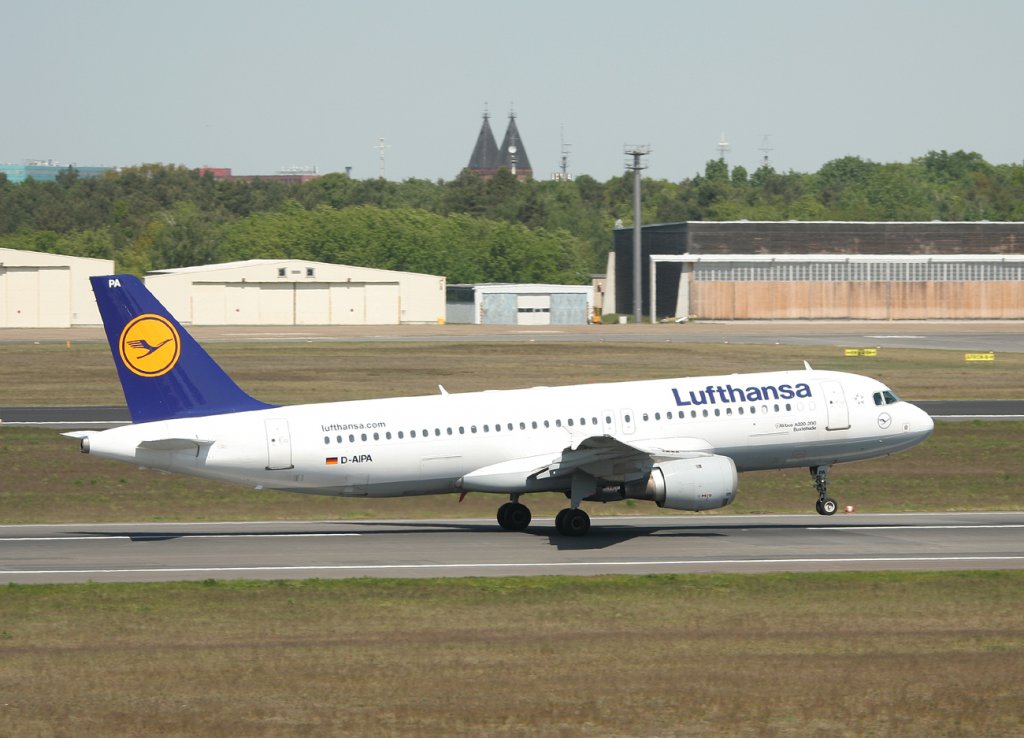Lufthansa A 320-211 D-AIPA  Buxtehude  beim Start in Berlin-Tegel am 08.05.2011