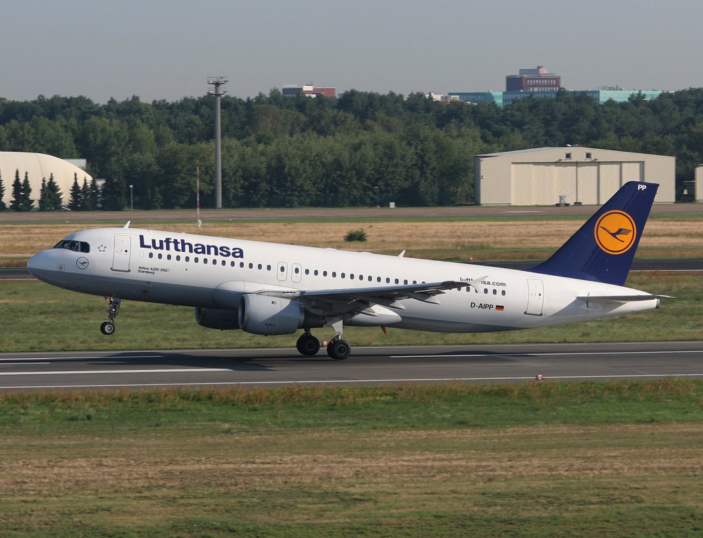 Lufthansa A 320-211 D-AIPP  Starnberg  beim Start in Berlin-Tegel am 21.08.2010