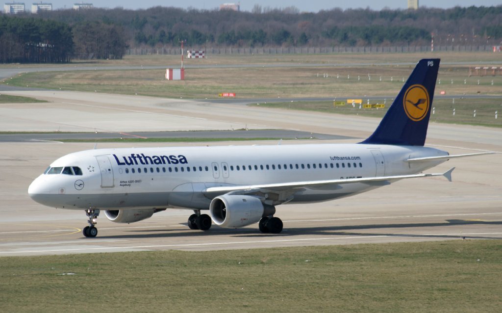 Lufthansa A 320-211 D-AIPS  Augsburg  bei der Ankunft in Berlin-Tegel am 02.04.2010