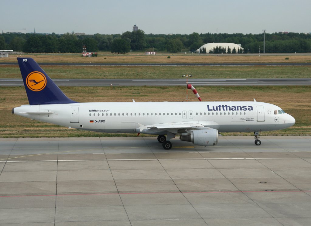 Lufthansa A 320-211 D-AIPX  Mannheim  am 31.07.2010 auf dem Flughafen Berlin-Tegel