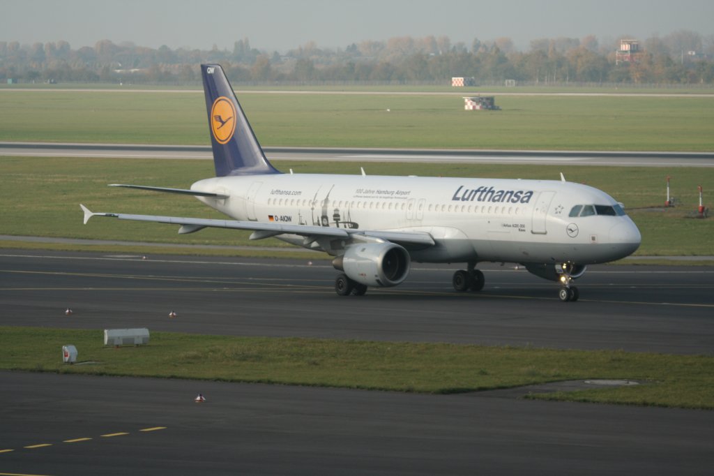 Lufthansa A 320-211 D-AIQW  Kleve ; 100 Jahre Hamburg Airport  auf dem Weg zum Start in Dsseldorf am 31.10.2011