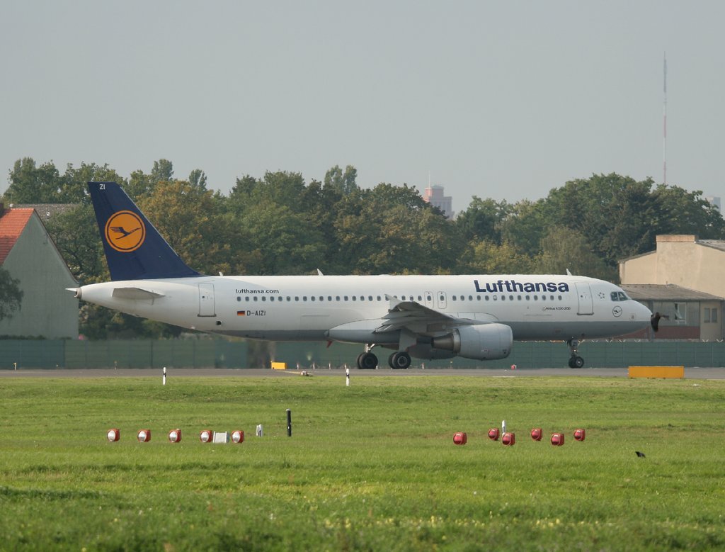 Lufthansa A 320-214 D-AIZI kurz vor dem Start in Berlin-Tegel am 17.09.2011