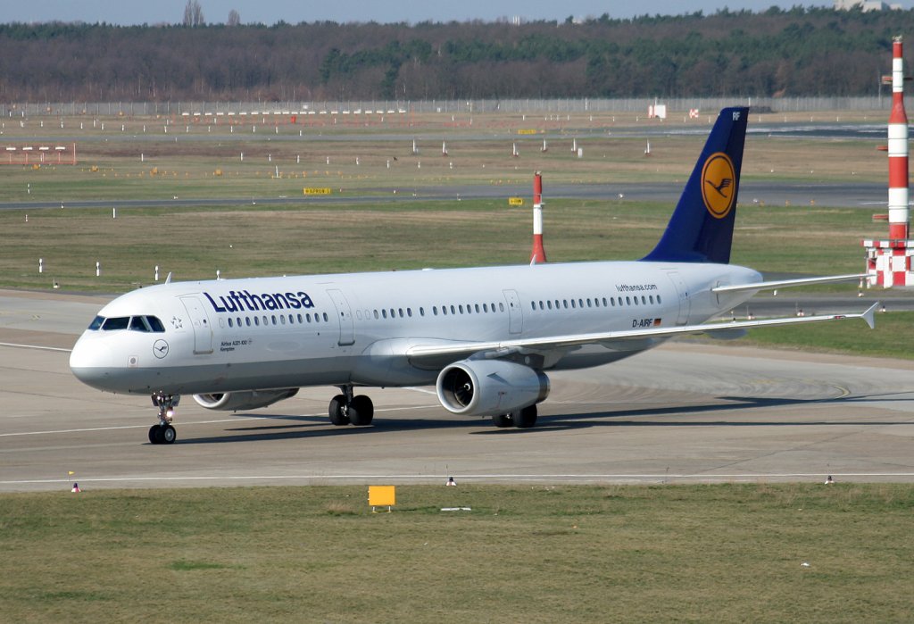 Lufthansa A 321-131 D-AIRF  Kempten  bei der Ankunft in Berlin-Tegel am 02.04.2010